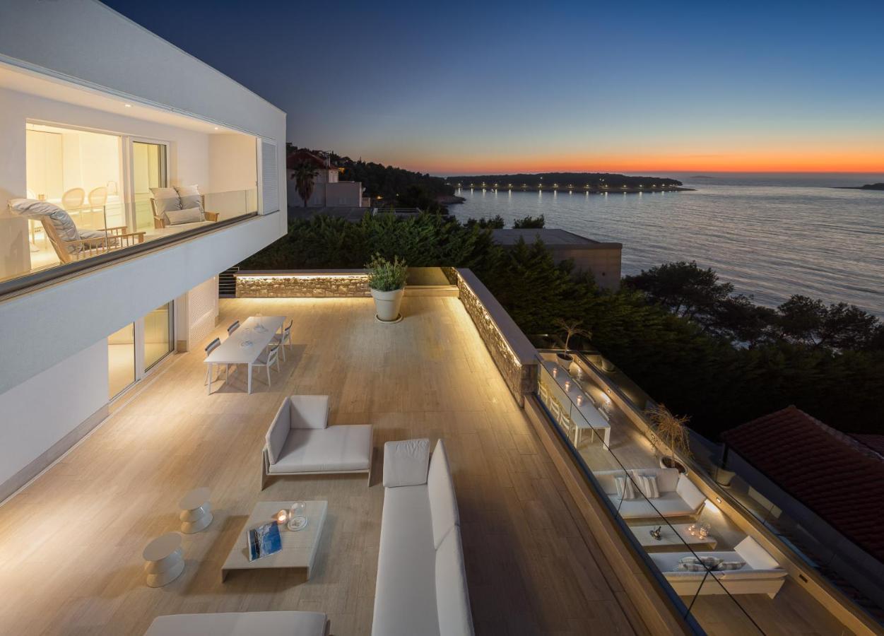 Luxury Seafront Villa Primosten Glamour With Private Pool, Sauna And Gym At The Beach In Примоштен Экстерьер фото