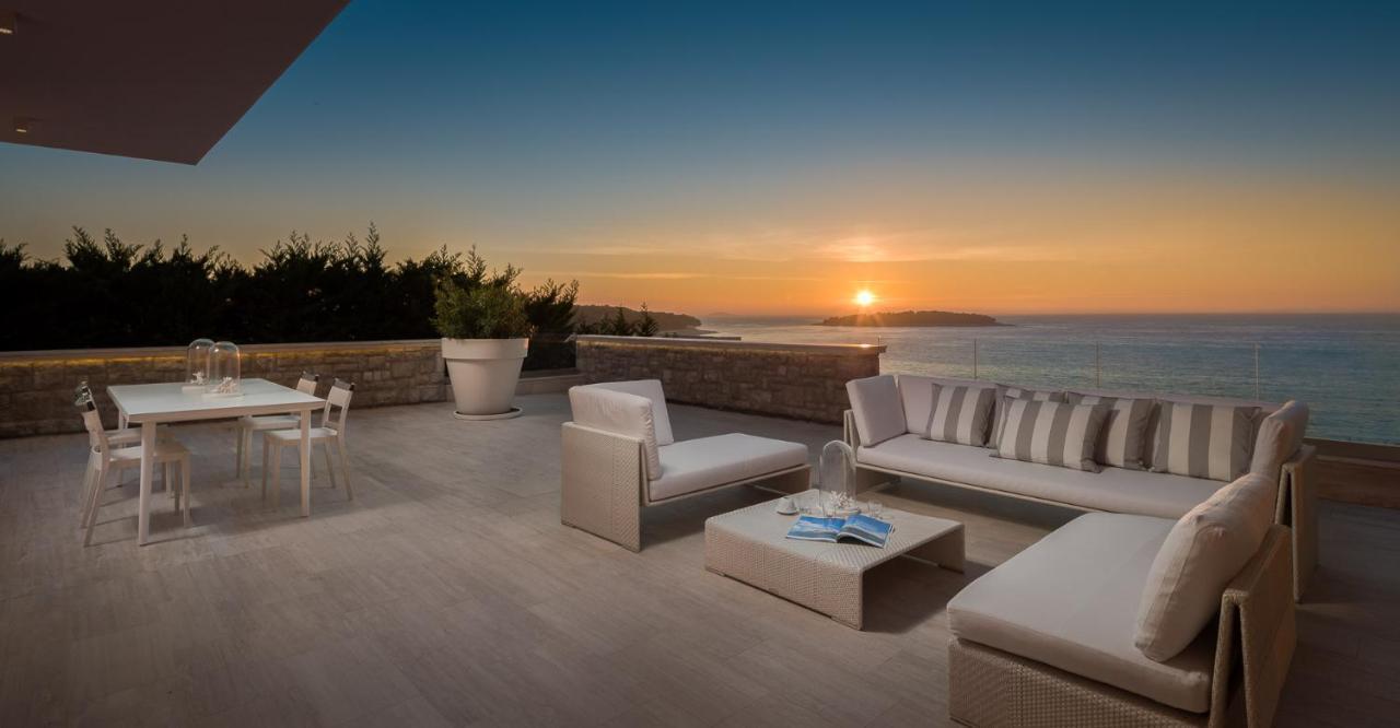 Luxury Seafront Villa Primosten Glamour With Private Pool, Sauna And Gym At The Beach In Примоштен Экстерьер фото